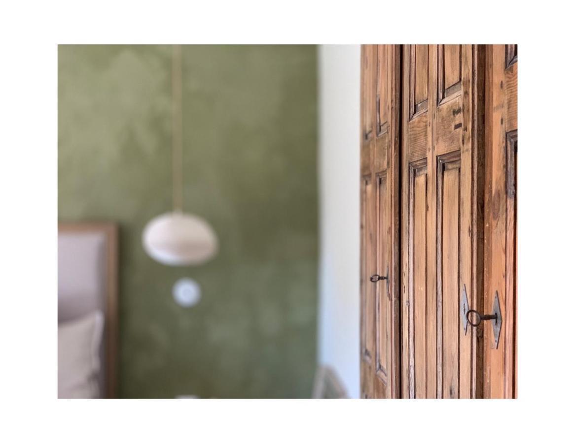 Bed and Breakfast Les Jardins De Sitaara Cucuron Zewnętrze zdjęcie