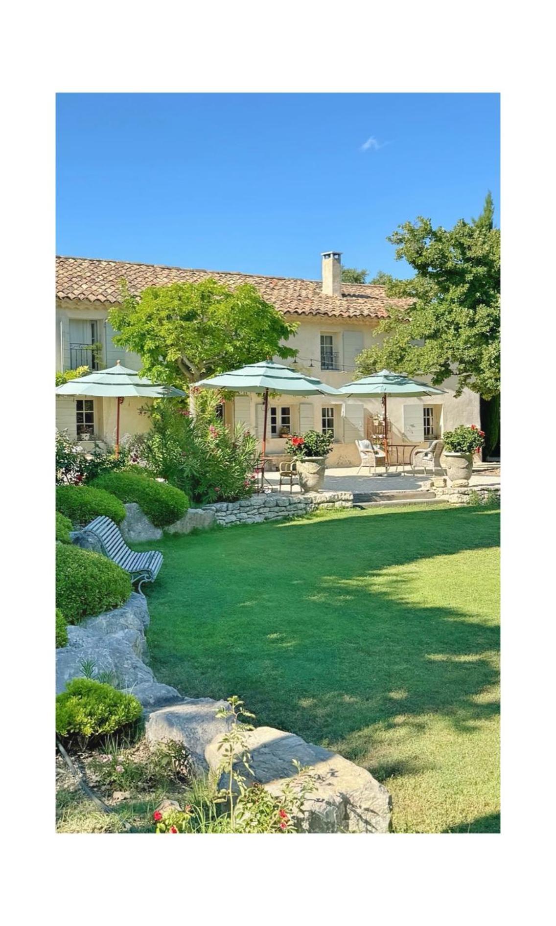 Bed and Breakfast Les Jardins De Sitaara Cucuron Zewnętrze zdjęcie